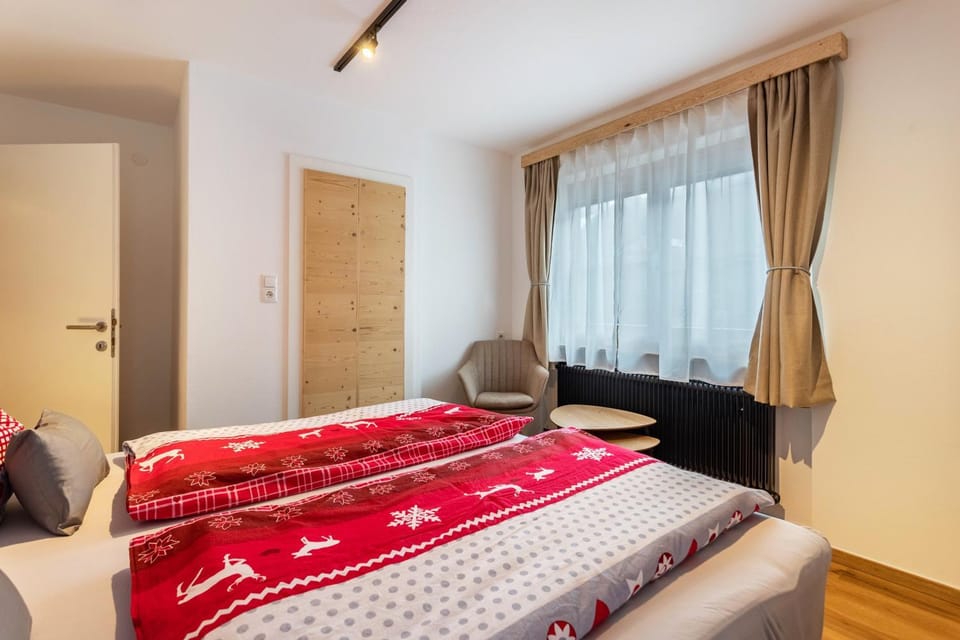 Living room, Bedroom