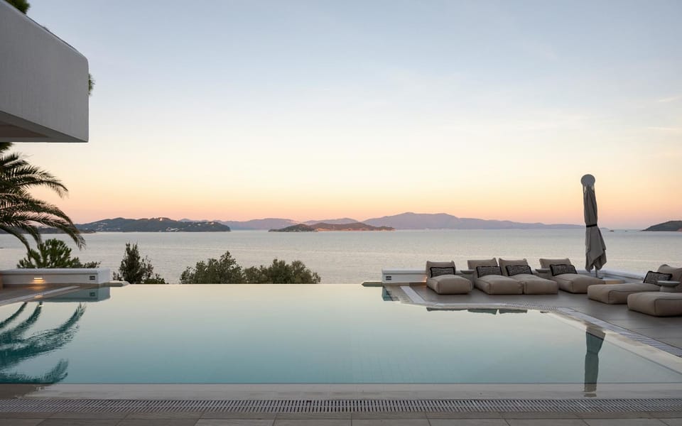 View (from property/room), Balcony/Terrace, Pool view, Sea view, Swimming pool, Sunset, sunbed