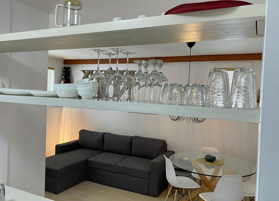 Kitchen or kitchenette, Living room