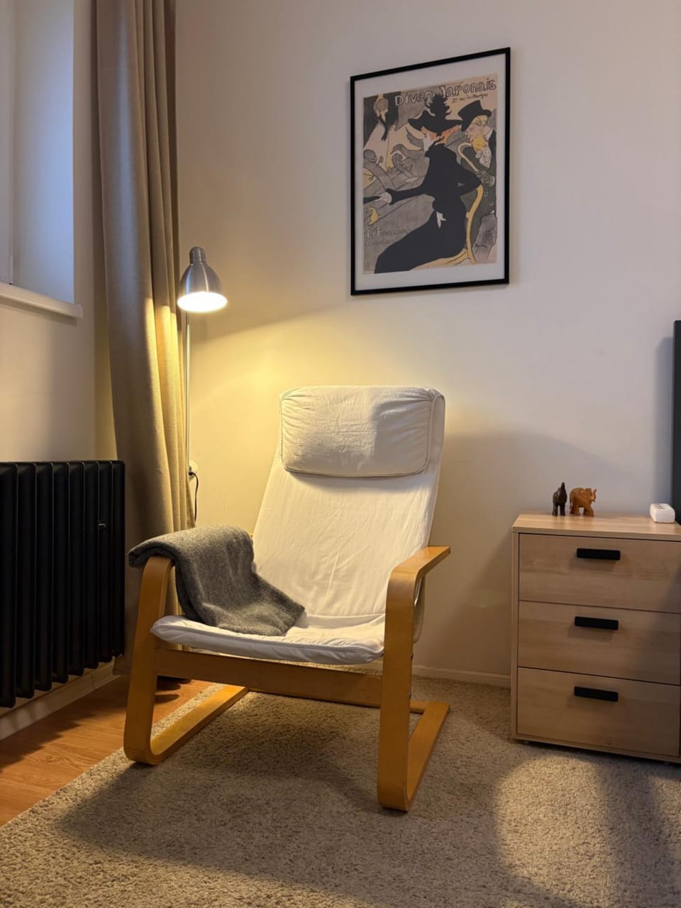 Seating area, Bedroom
