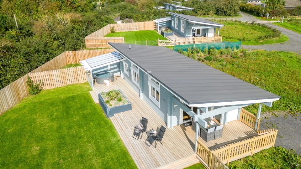 Property building, Day, Garden