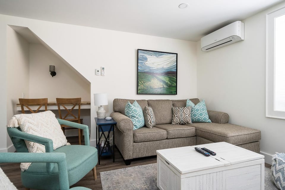 "Bike" at Hills Meaford, Pet Friendly, Ground Floor Suite Apartment in Meaford