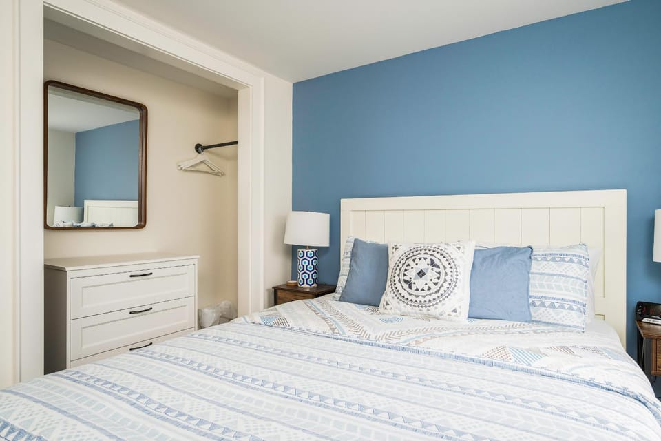 Bed, Bedroom, wardrobe