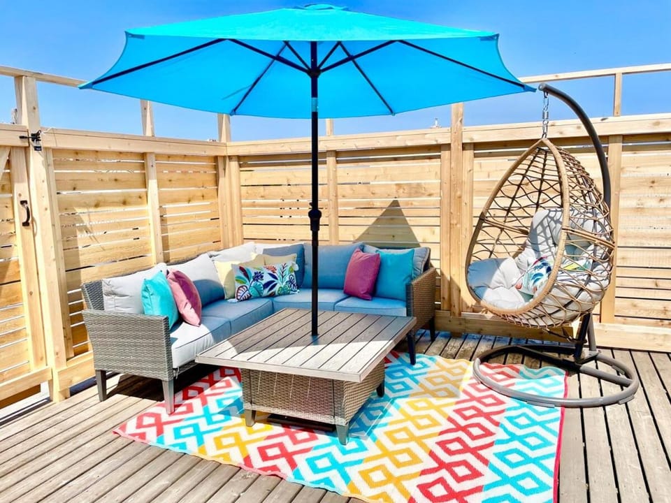 "Paddle" at Hills Meaford, Penthouse 3rd Floor Suite w Deck & Balcony Apartment in Meaford
