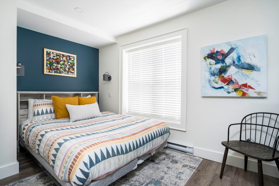 "Ski" at Hills Meaford, Second Floor Suite w Bunk Beds Apartment in Meaford