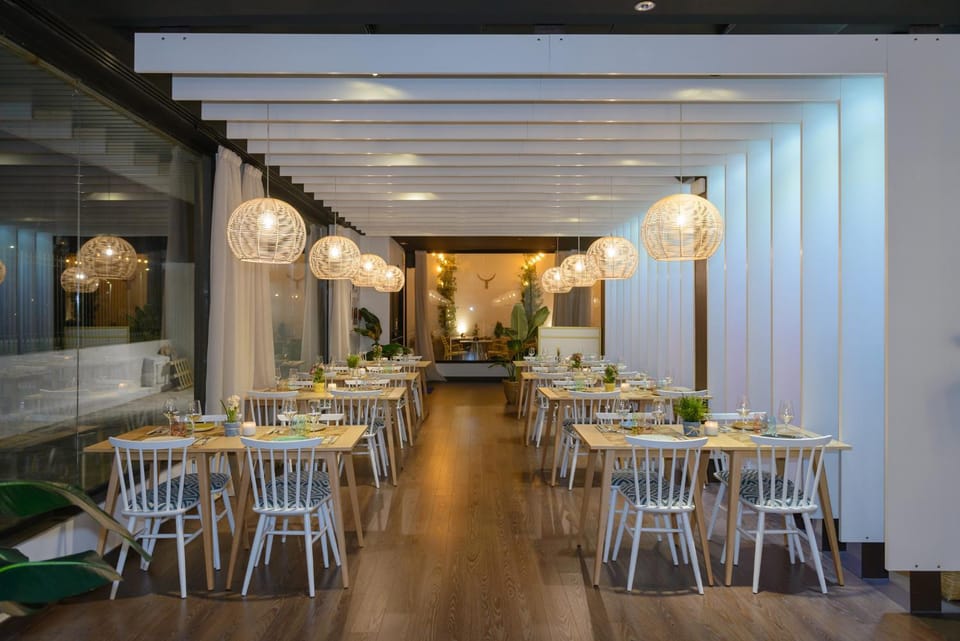 Restaurant/places to eat, Restaurant/places to eat