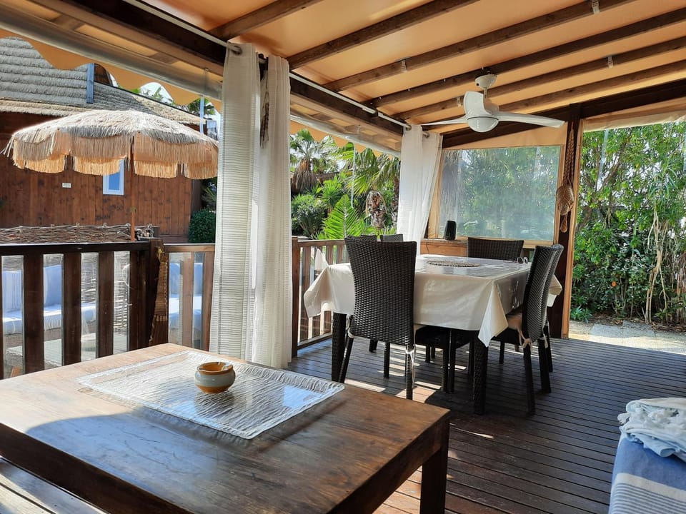 Bungalow la toison d or plage de Pampelonne Saint TROPEZ 4D05 Campground/ 
RV Resort in Ramatuelle