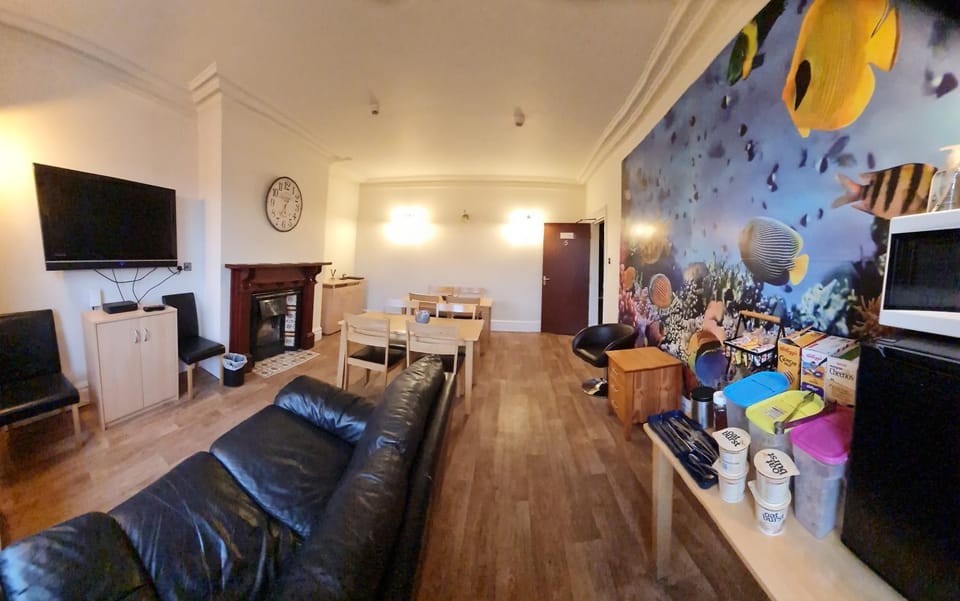 Communal lounge/ TV room, TV and multimedia, Seating area, Dining area, Evening entertainment
