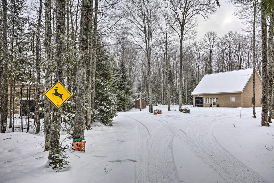 Phelps Cabin on 26 Acres w/ Fire Pit! Cabin in Wisconsin