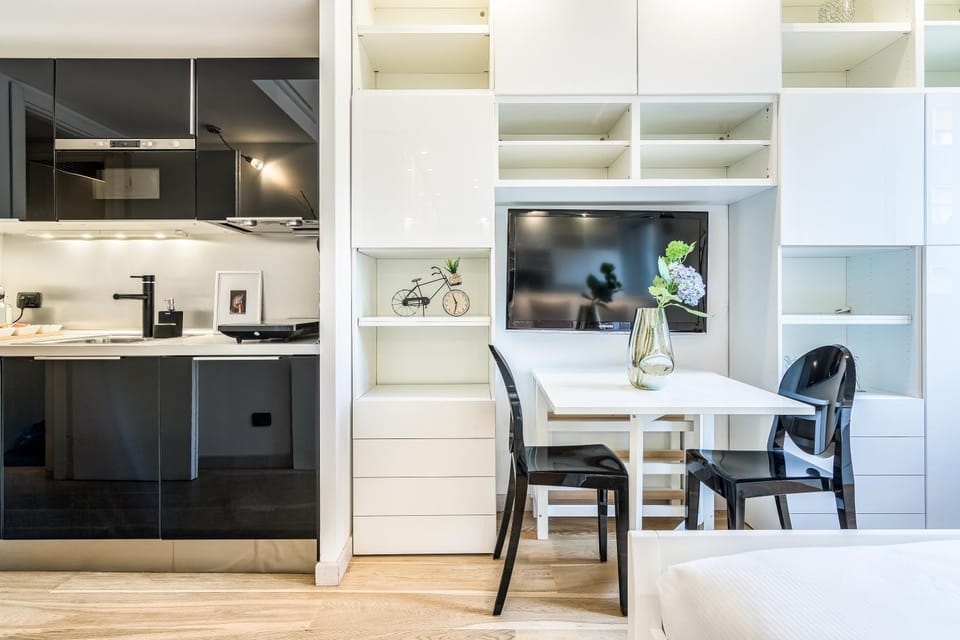 TV and multimedia, Kitchen or kitchenette, Dining area, minibar, stove