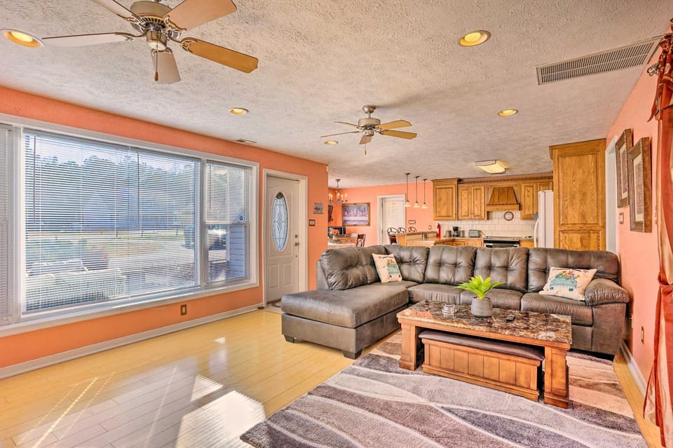 Prince George Getaway Near Historic Sites! House in Virginia