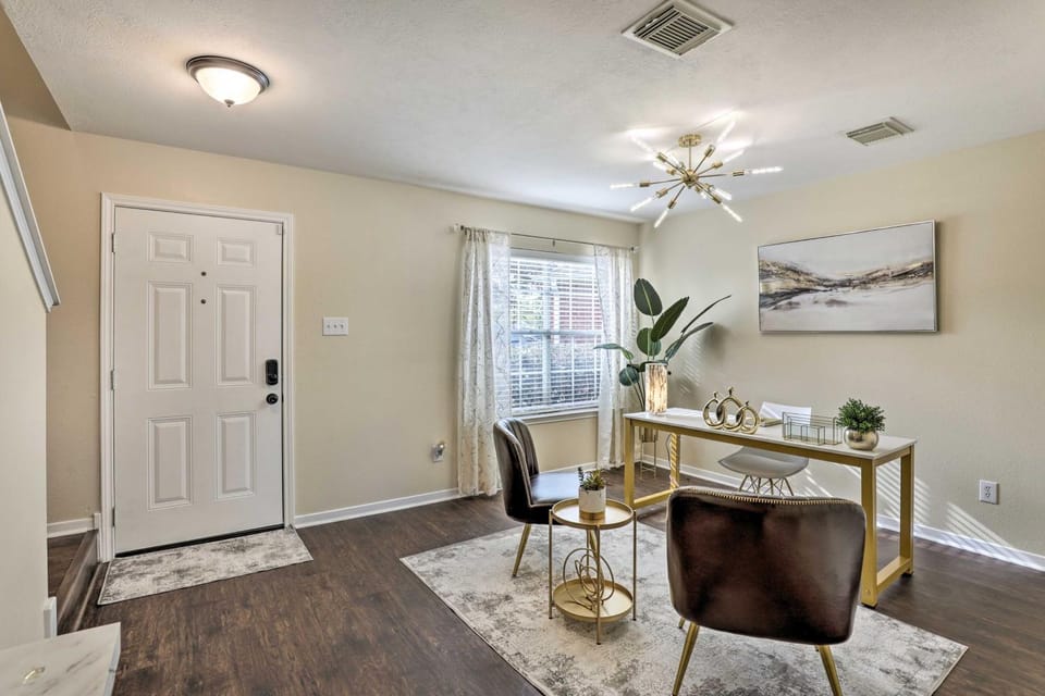Spacious Houston Home ~ 22 Mi to Downtown! House in Mission Bend