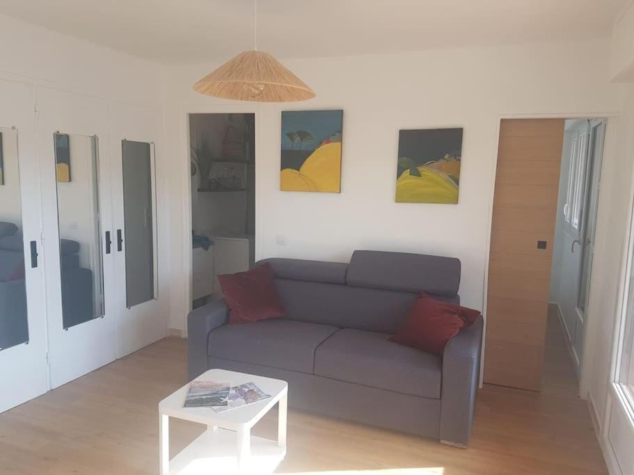 Emplacement idéal. Centre ville et plages. Apartment in Cavalaire-sur-Mer