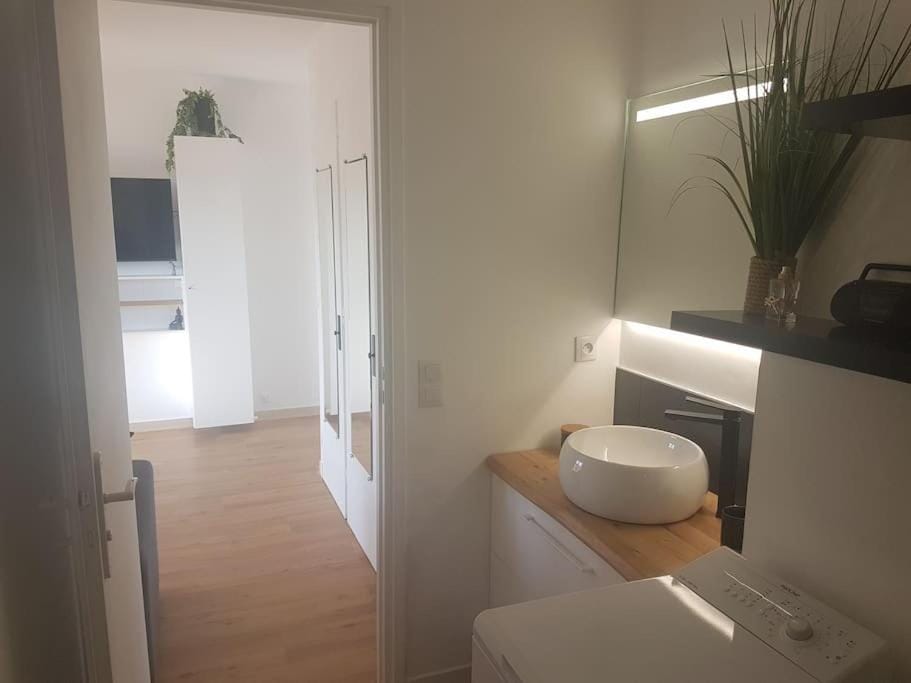 Emplacement idéal. Centre ville et plages. Apartment in Cavalaire-sur-Mer