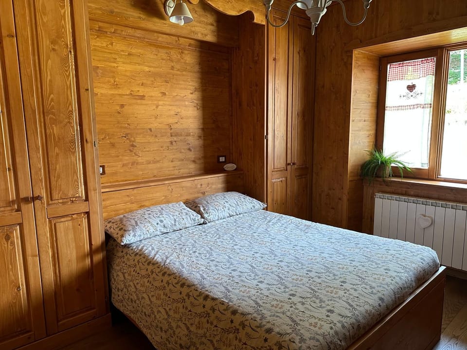 Bed, Photo of the whole room, Bedroom, wardrobe