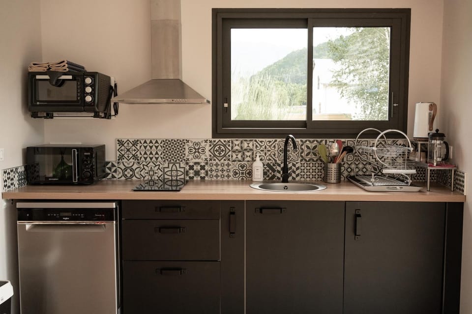 Coffee/tea facilities, Kitchen or kitchenette, dishwasher, minibar, pet friendly, stove, toaster