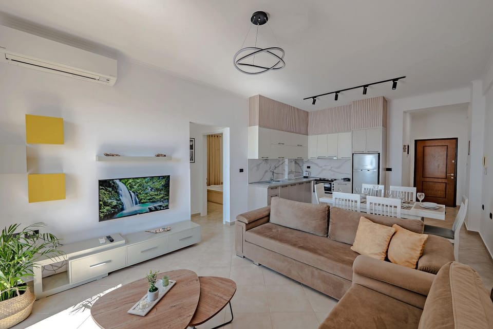 TV and multimedia, Kitchen or kitchenette, Living room, Seating area, Dining area, air conditioner
