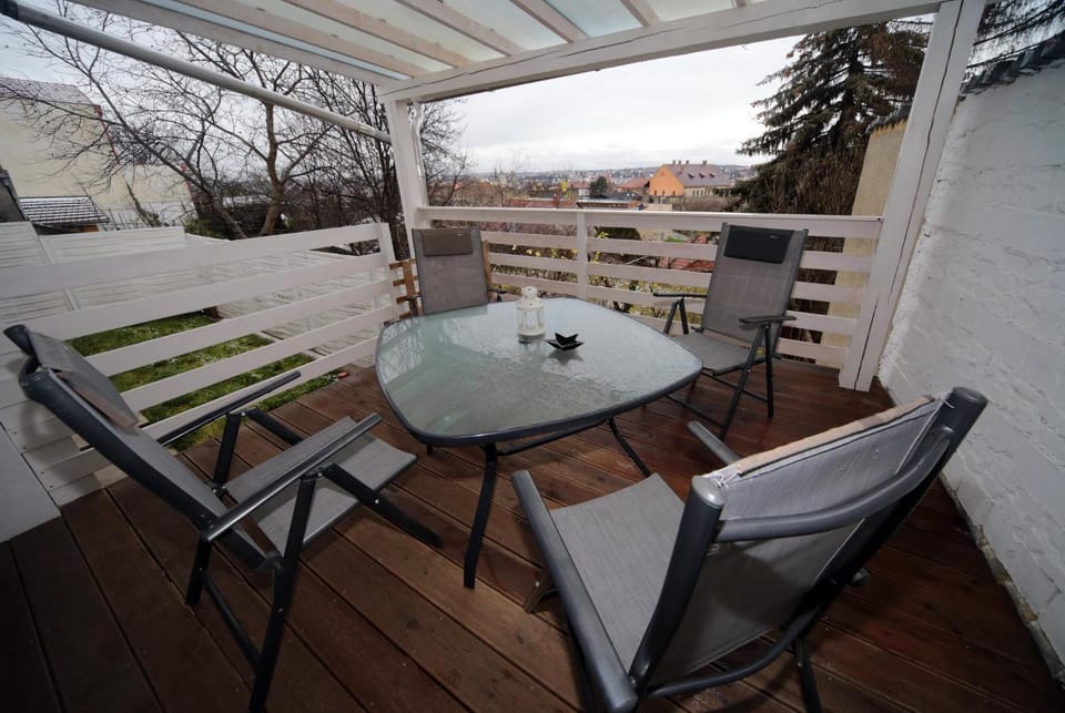 View (from property/room), Balcony/Terrace