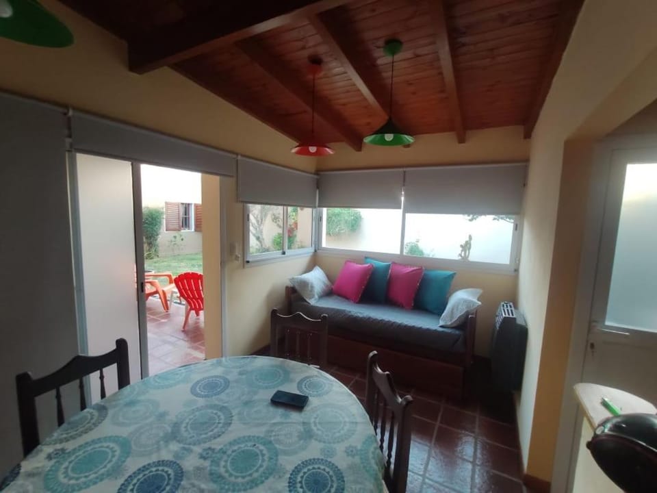 DE PASO PRIMO - camas 1 Plaza- cochera sin techar con rejas Vacation rental in Villa María