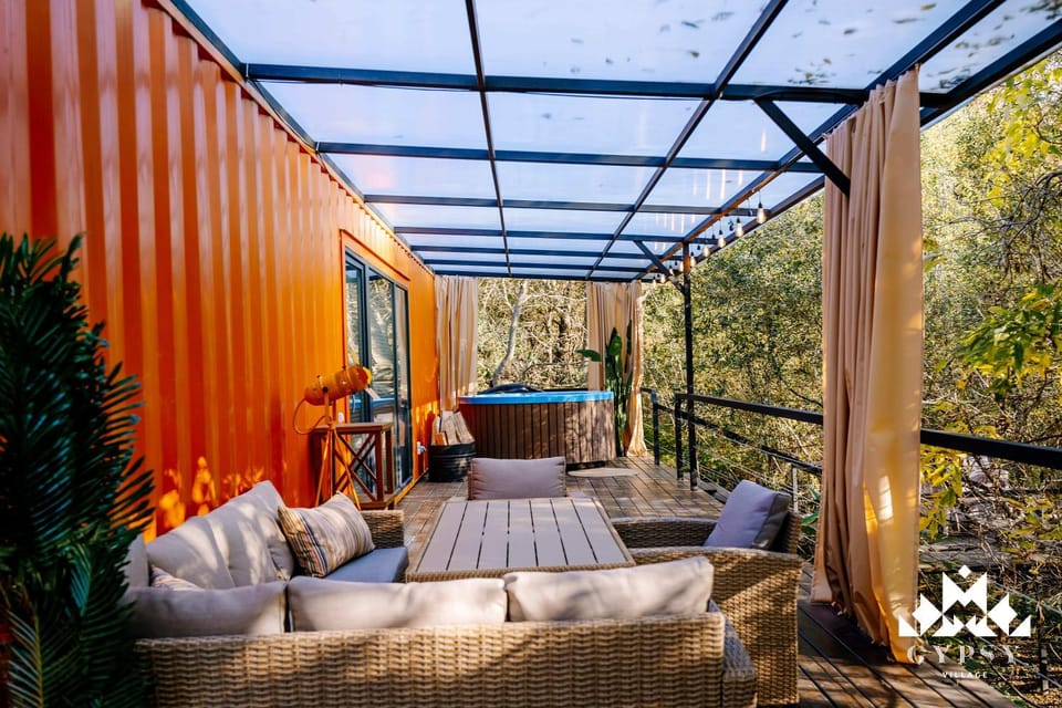 Hot Tub, Balcony/Terrace, Dining area