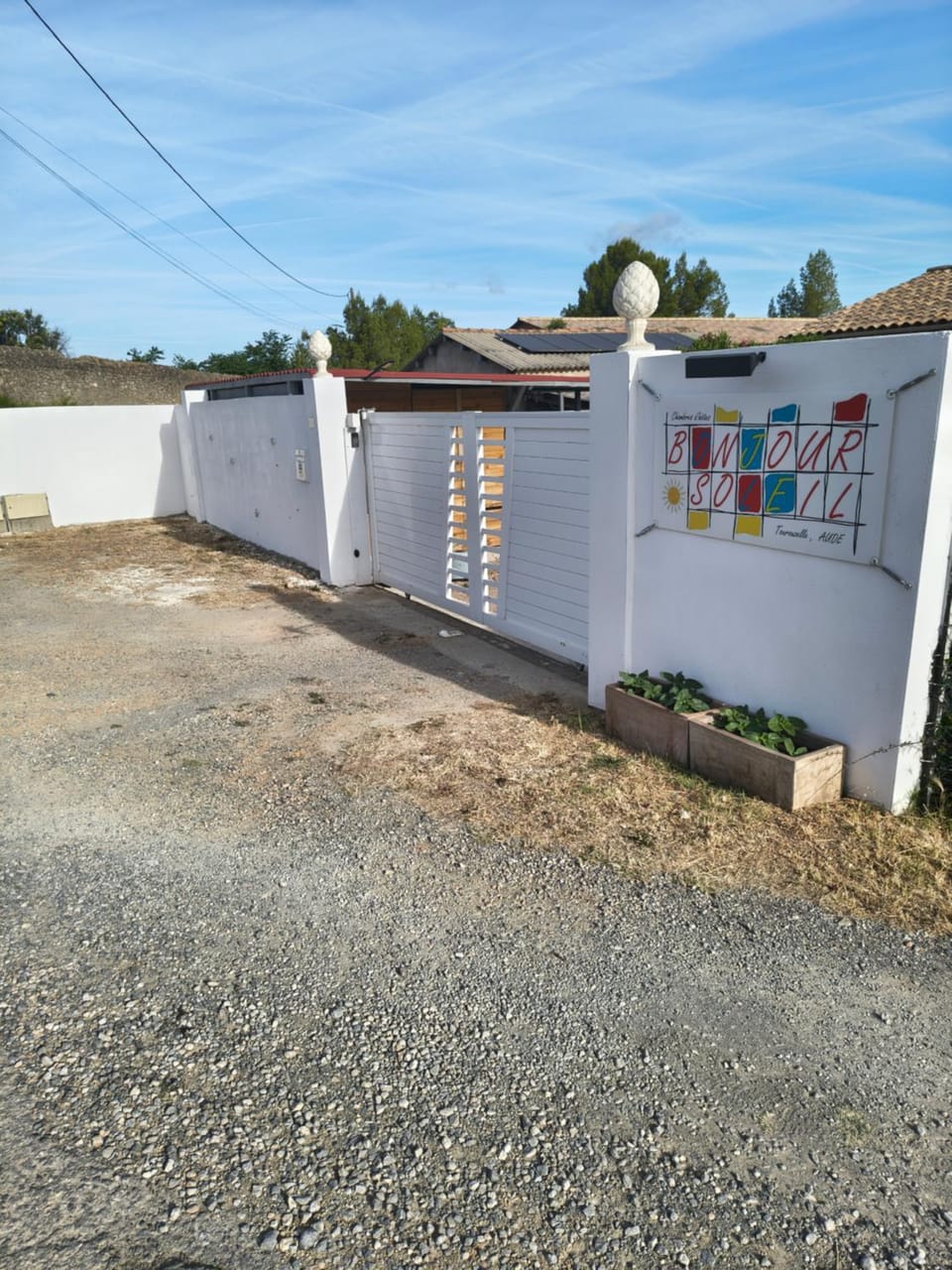 Facade/entrance