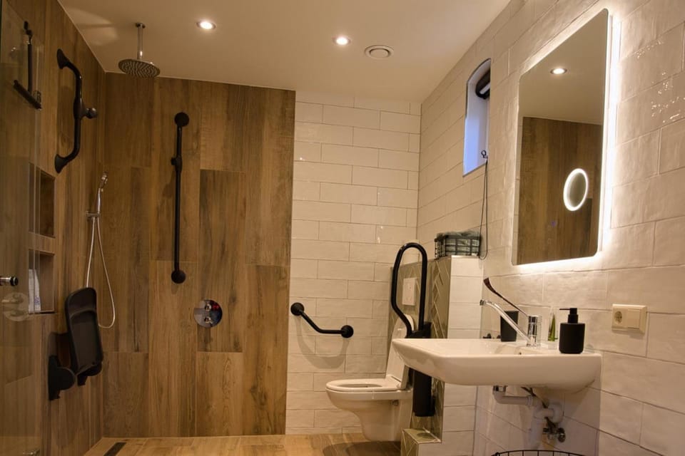Shower, Bathroom, towels