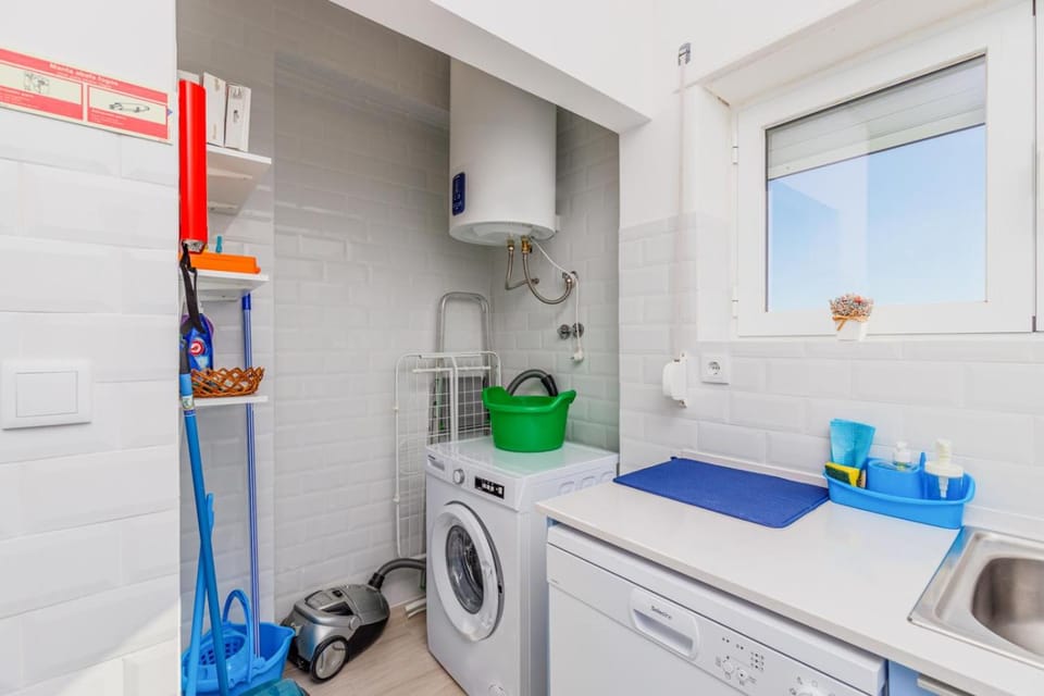 dishwasher, washing machine