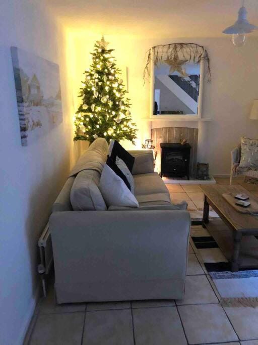 Anchor Cottage - beautiful two bedroom cottage in the heart of Holt House in Holt