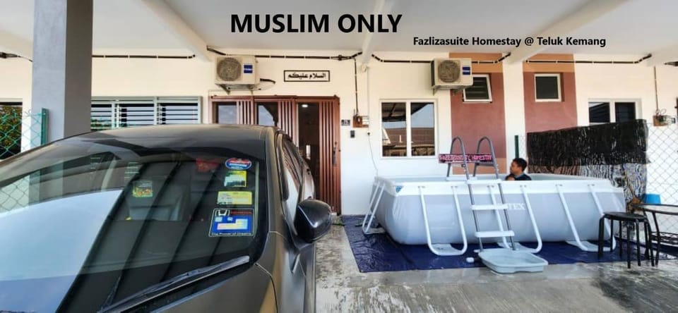 Text overlay, Parking