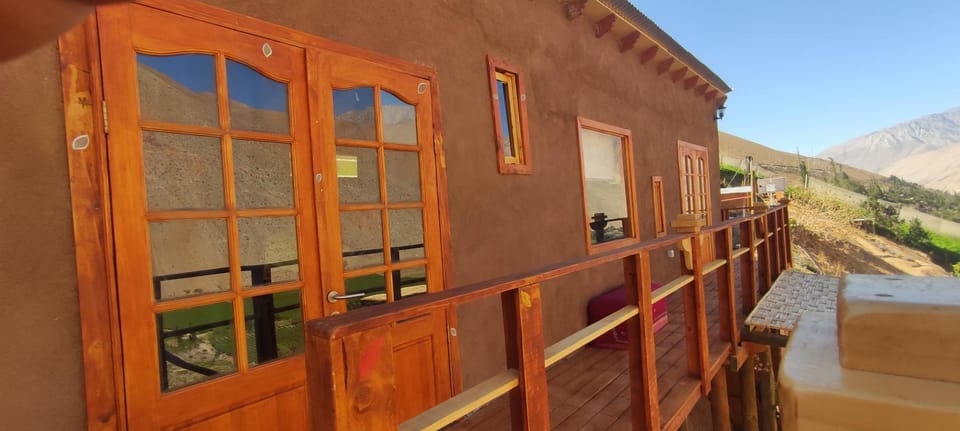 Cabaña Hojitas de Laurel con Vista Panorámica House in Coquimbo Region