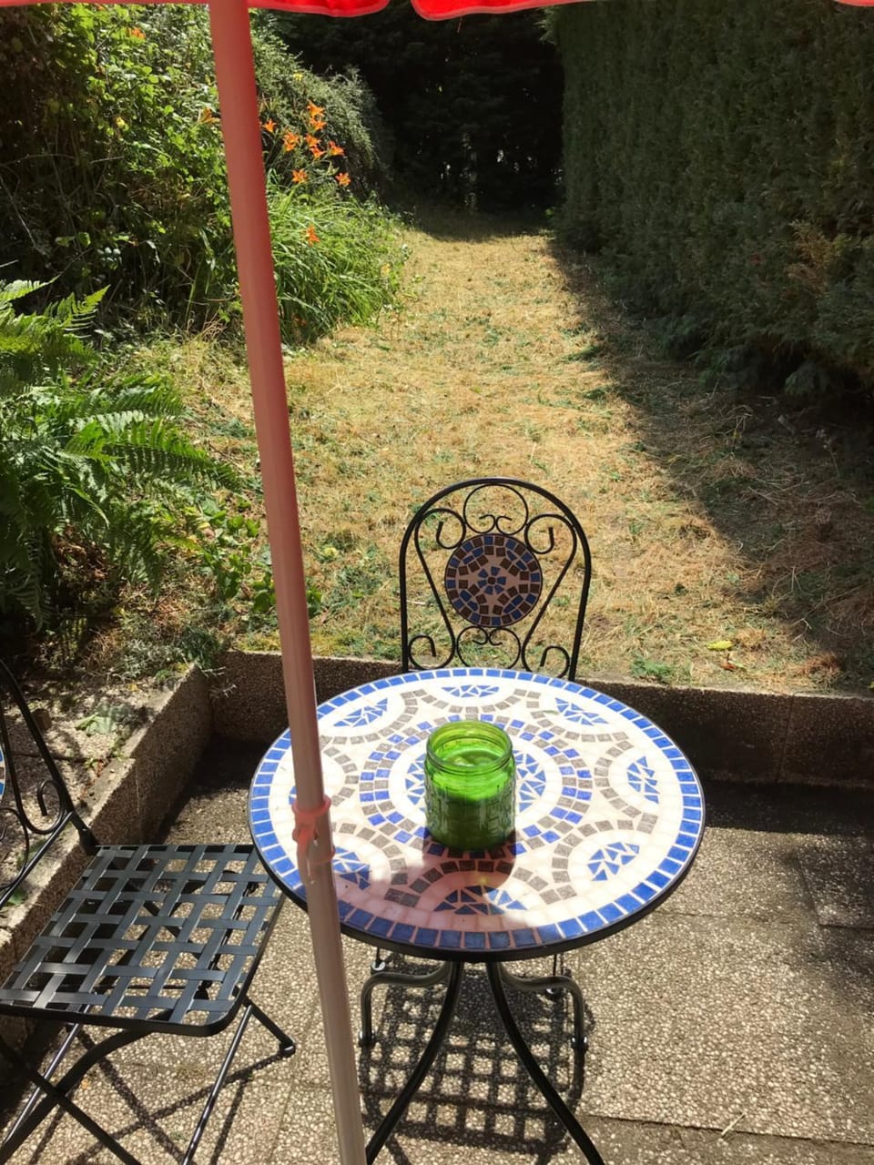 Property building, Patio, Spring, Day, Garden, Dining area, Garden view, Garden view