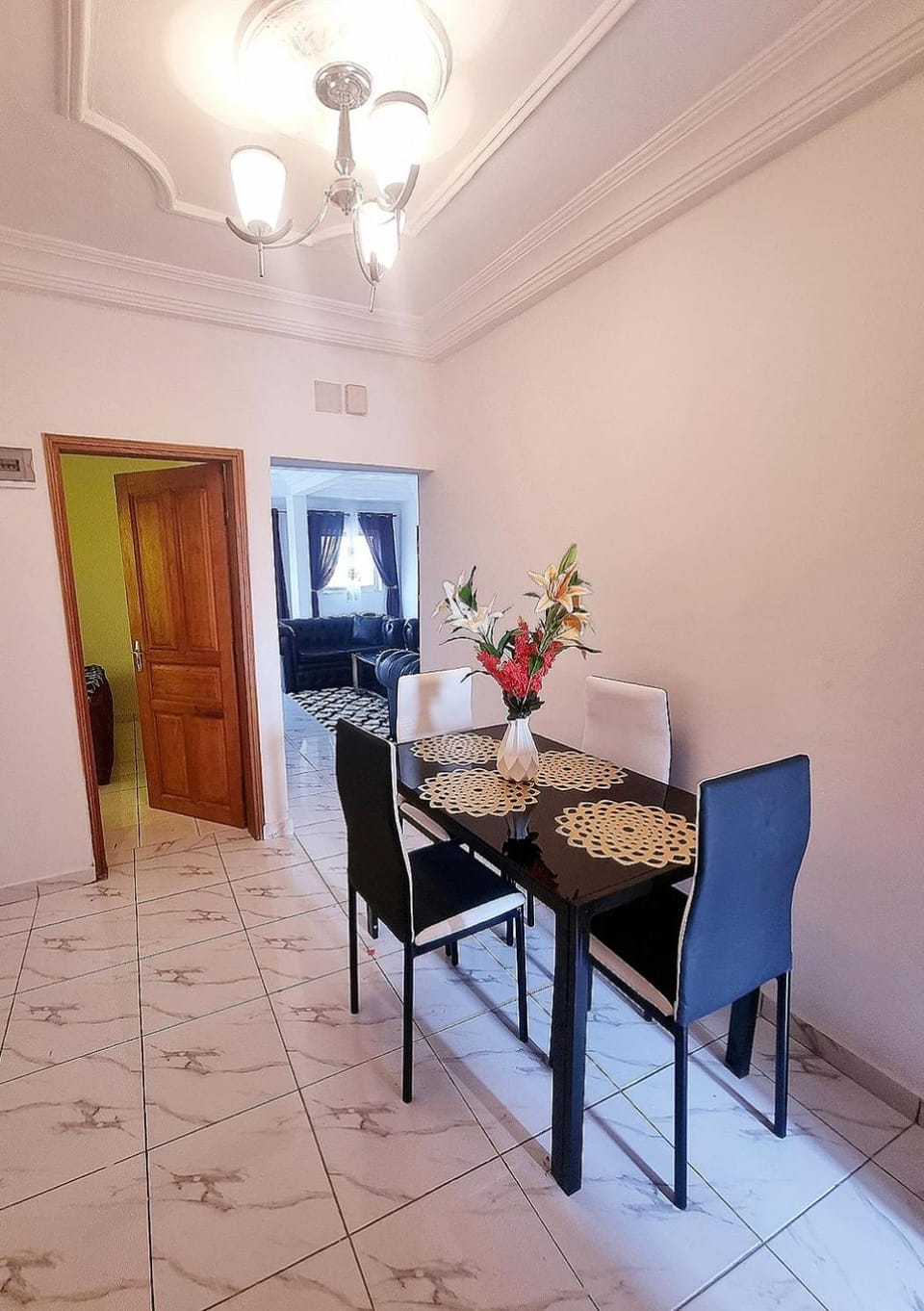 Seating area, Dining area, Dinner