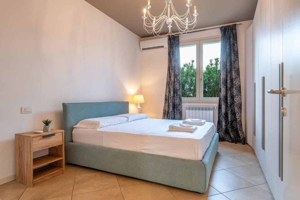 Bed, Photo of the whole room, Bedroom, towels, wardrobe