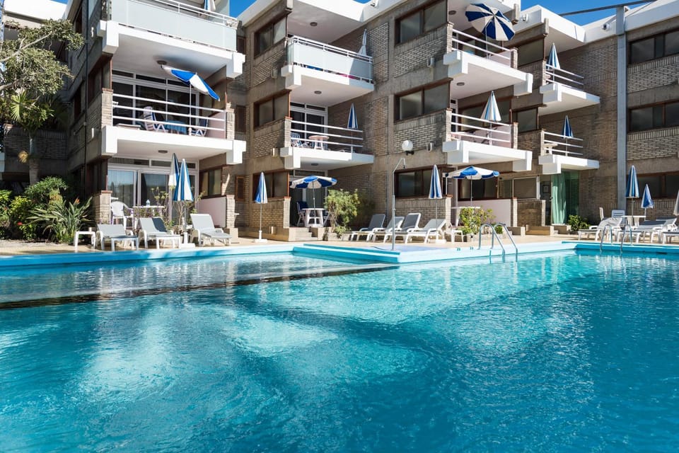 Property building, Swimming pool, Swimming pool