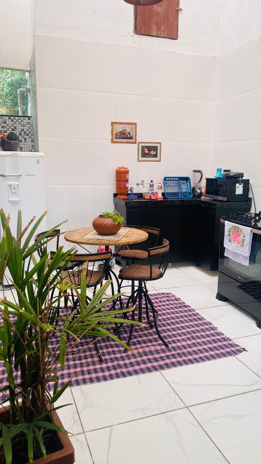 Kitchen or kitchenette, Dining area, minibar