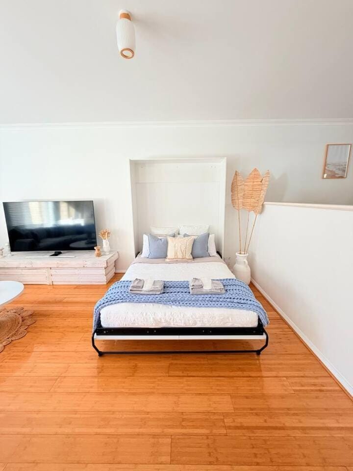The Scarborough Beach House - Walk to the beach! Apartment in Perth