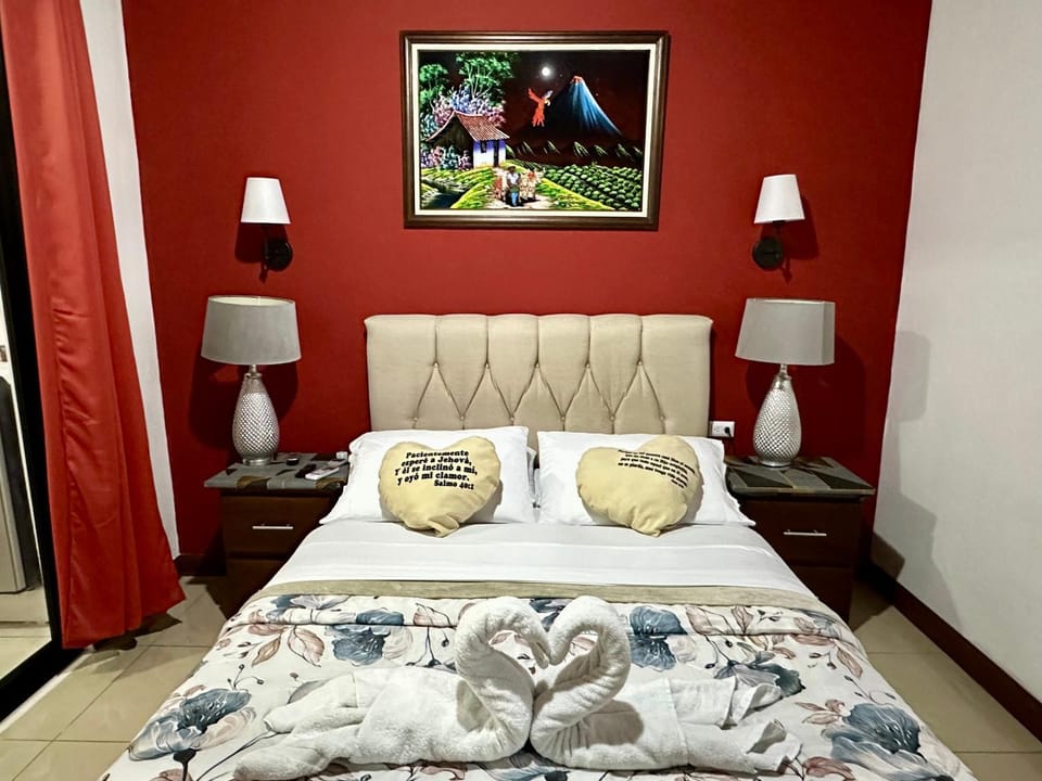 Private bedroom 10 minutes from the SJO airport Apartment in Alajuela