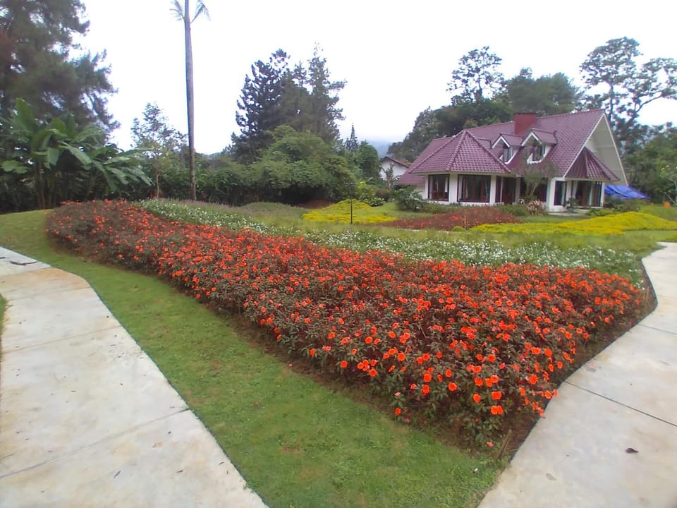 Gardenia Park Villa Melur Villa in Cisarua