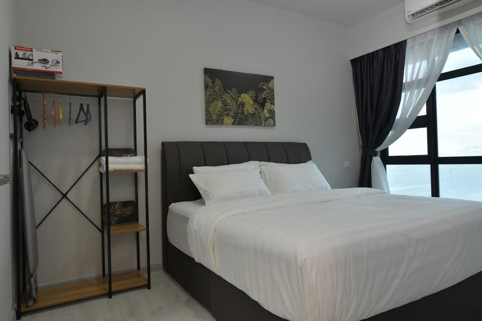 Bed, Bedroom, Sea view, Sea view, Sunrise, Sunset, hair dryier, wardrobe, air conditioner