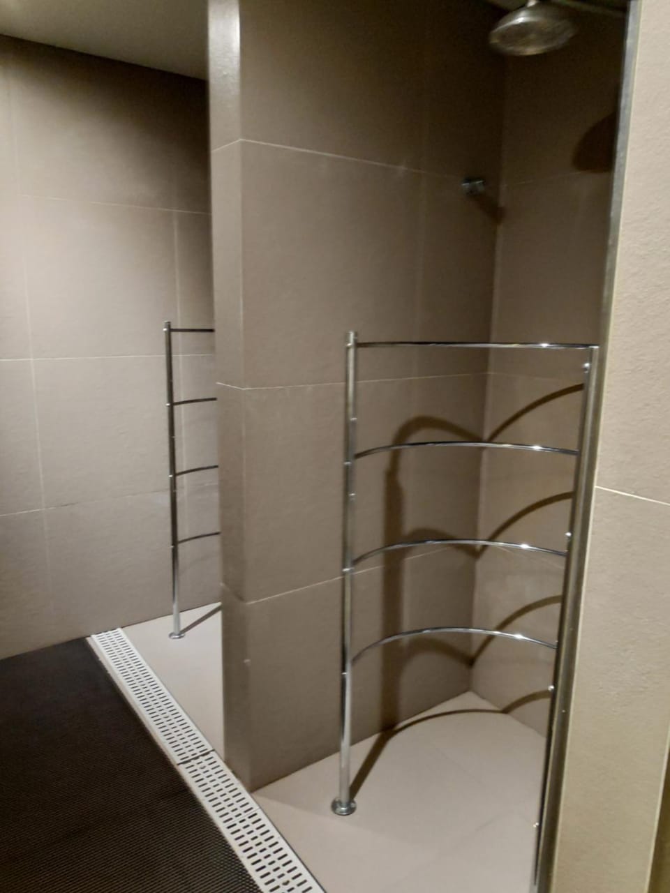 Shower, Swimming pool