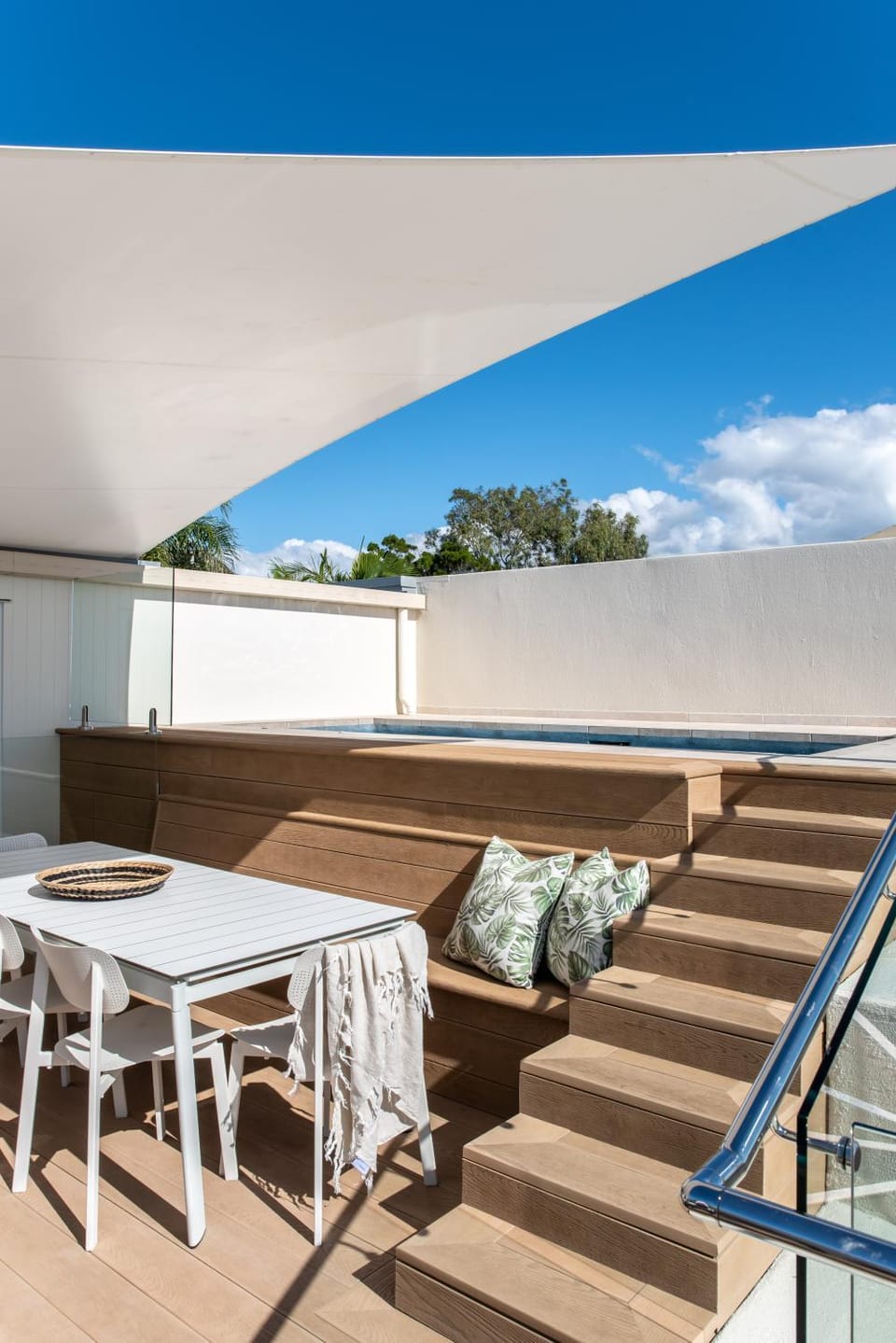 Patio, Balcony/Terrace, Seating area, Swimming pool