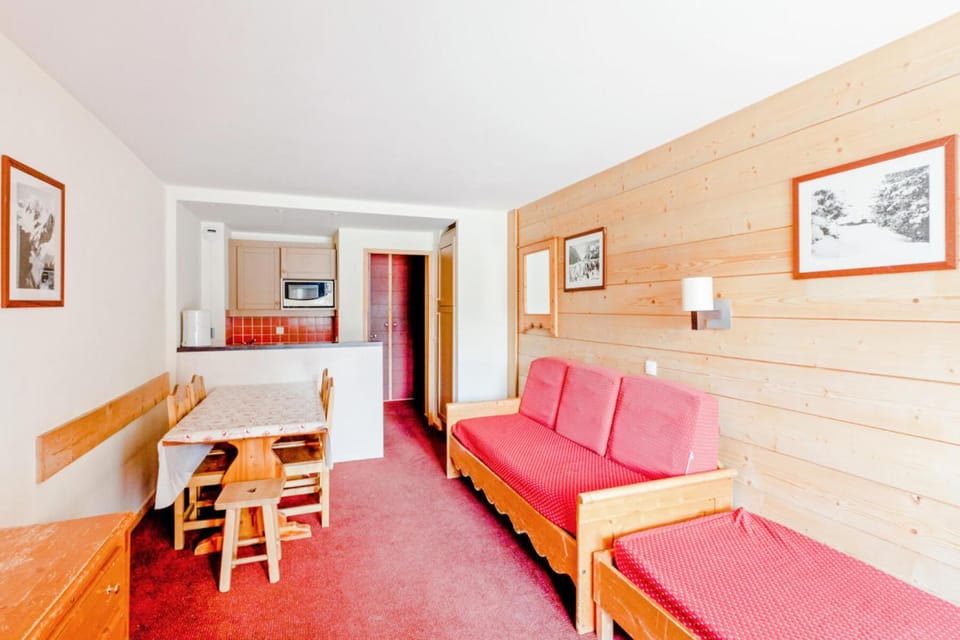 Bed, kitchen
