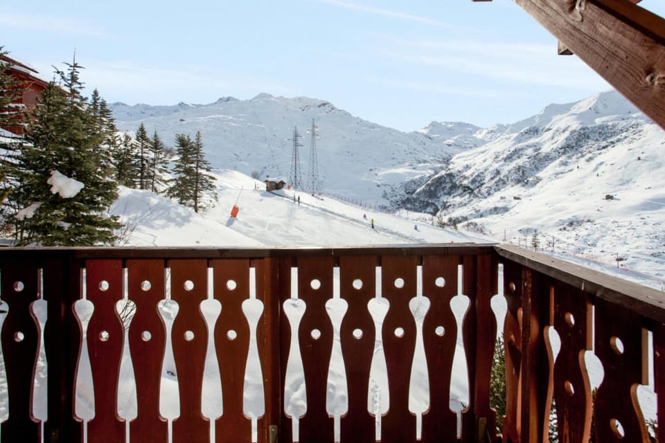 Skiing, Mountain view