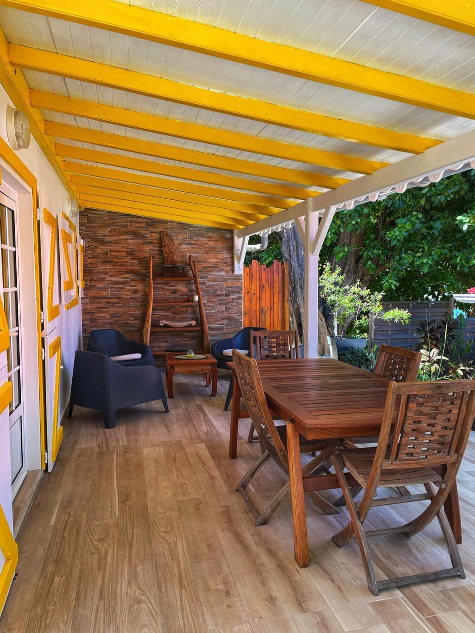 Patio, Dining area