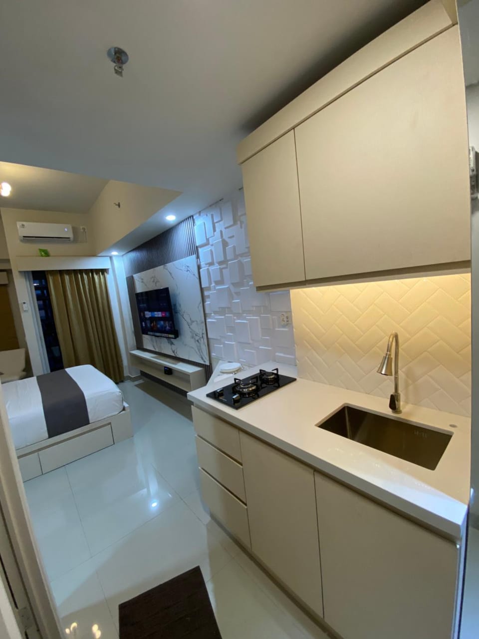 Parkland Avenue Serpong BSD - Locca cafe Apartment in West Java