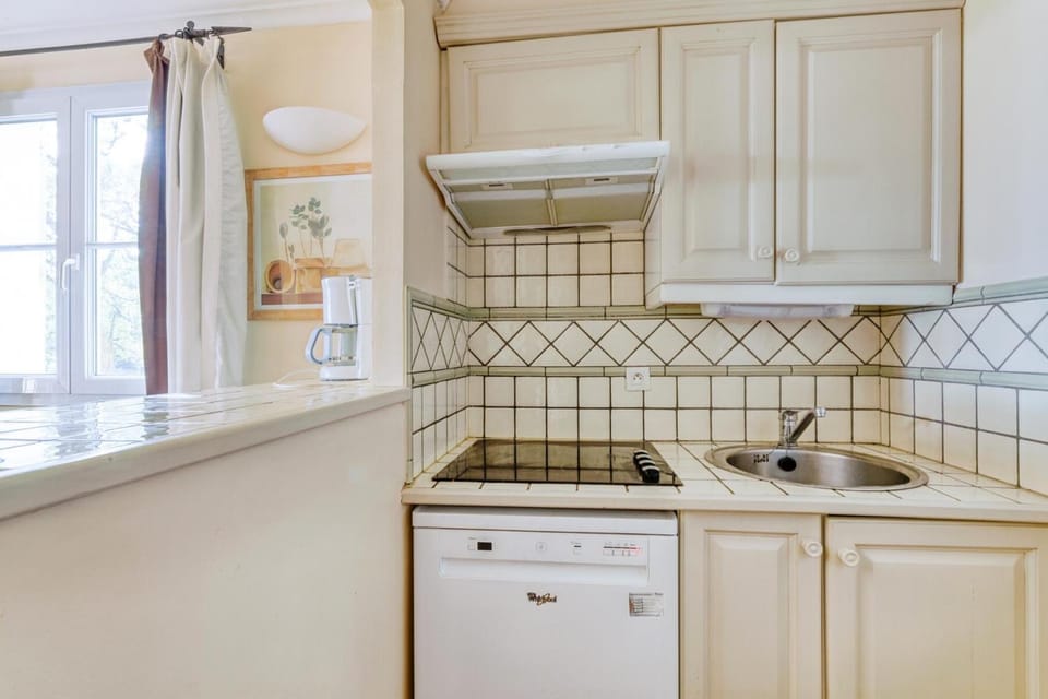Bathroom, furniture, oven, kitchen