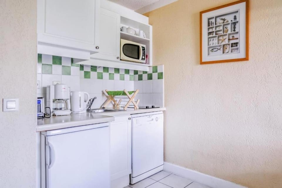 Bathroom, oven, kitchen