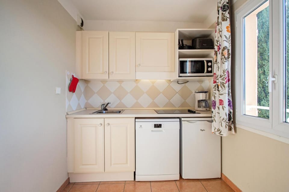 oven, kitchen