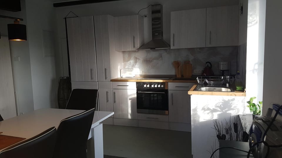 Kitchen or kitchenette, Kitchen or kitchenette, stove