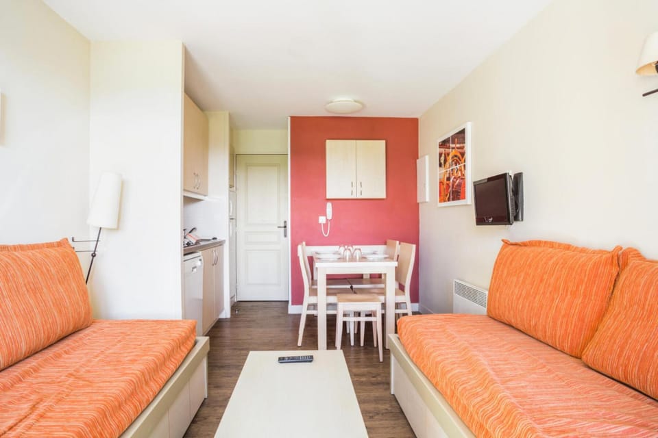Bed, kitchen